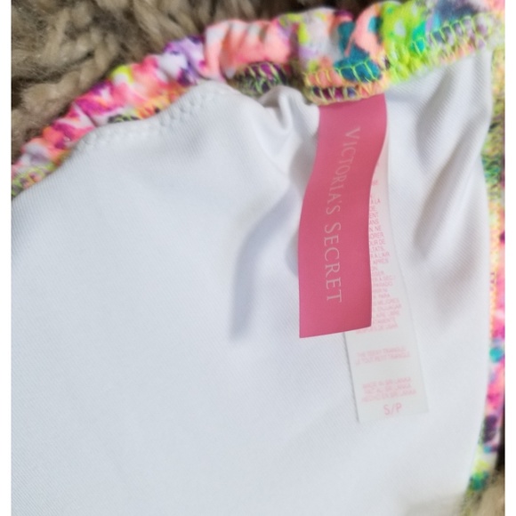 VICTORIA'S SECRET THE TEENY TRIANGLE BIKINI TOP - Picture 3 of 5